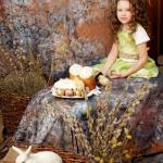 Чудо-фотопроект "Светлая пасха" с прекрасными цыплятами и кроликом) и великолепным дизайнерским платьем от Анны Войлоковой.