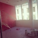 Одна стена нового офиса нашего модельного агентства будет Красная.
