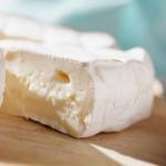 Топ - 10 самых вкуснейших сыров в мире, которые нужно попробовать: 

