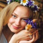 Сегодня свой 33-ий день рождения празднует актриса Светлана ходченкова.  